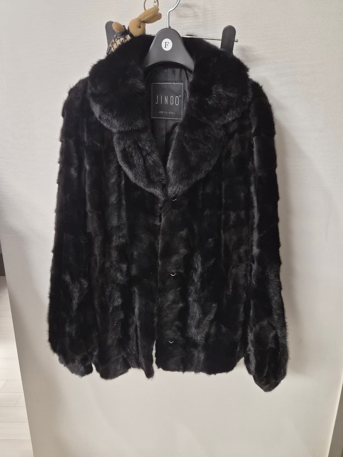 진도모피(JINDO) 정품 블랙 미니 밍크 자켓 (상태 최상) 상품이미지1