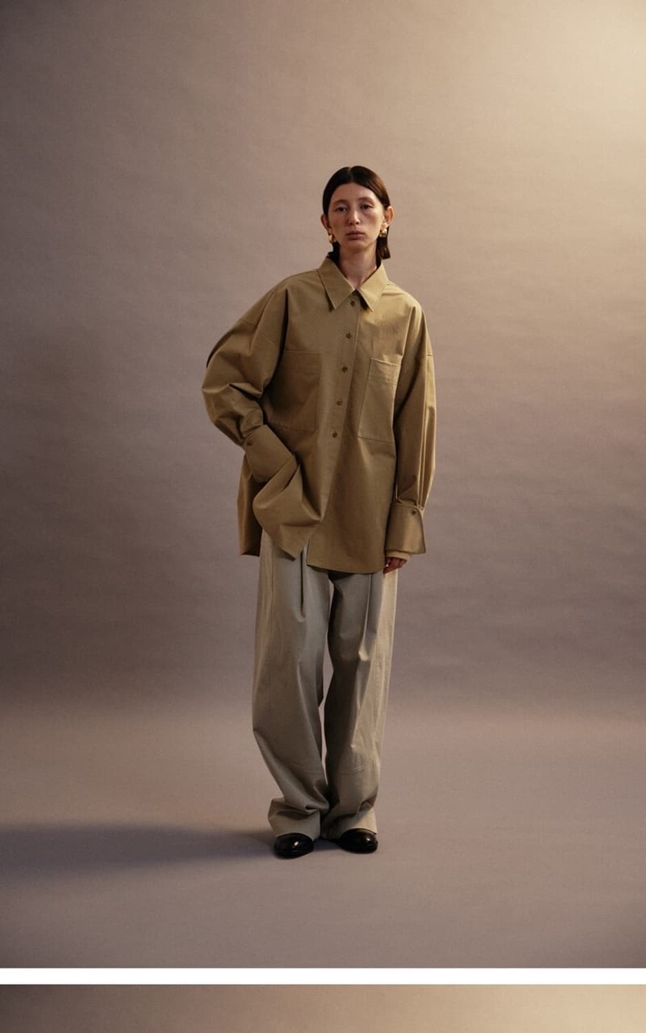 에토스 오버핏 커프스 셔츠 베이지 (새상품) 상품이미지1