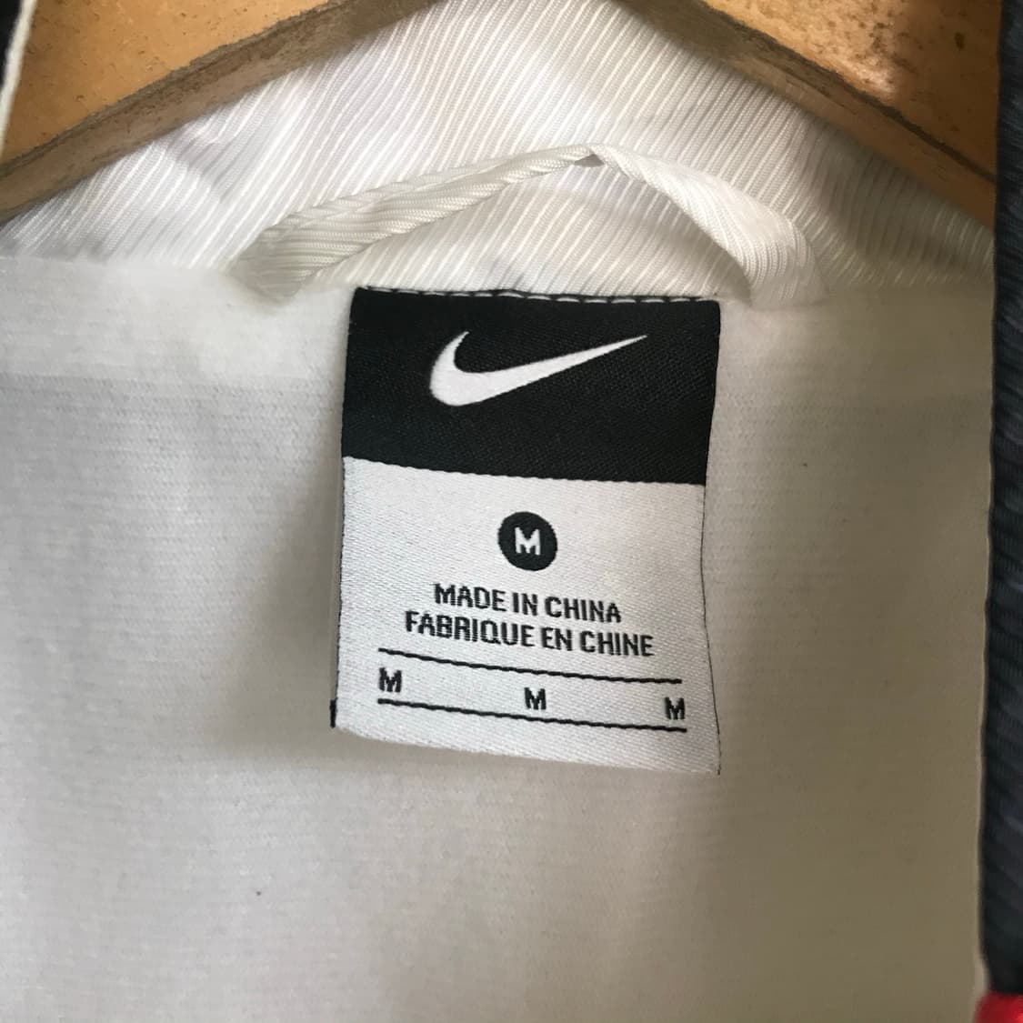 나이키 흰색 오버핏 바람막이 상품이미지4