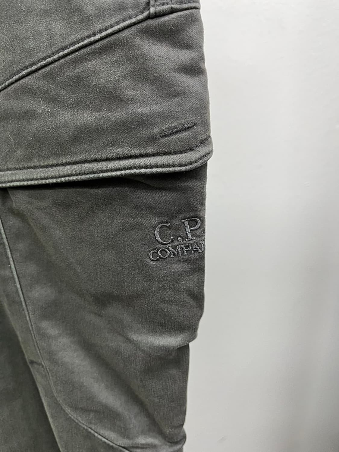 33) CP컴퍼니 몰스킨 스판 카고팬츠  상품이미지4