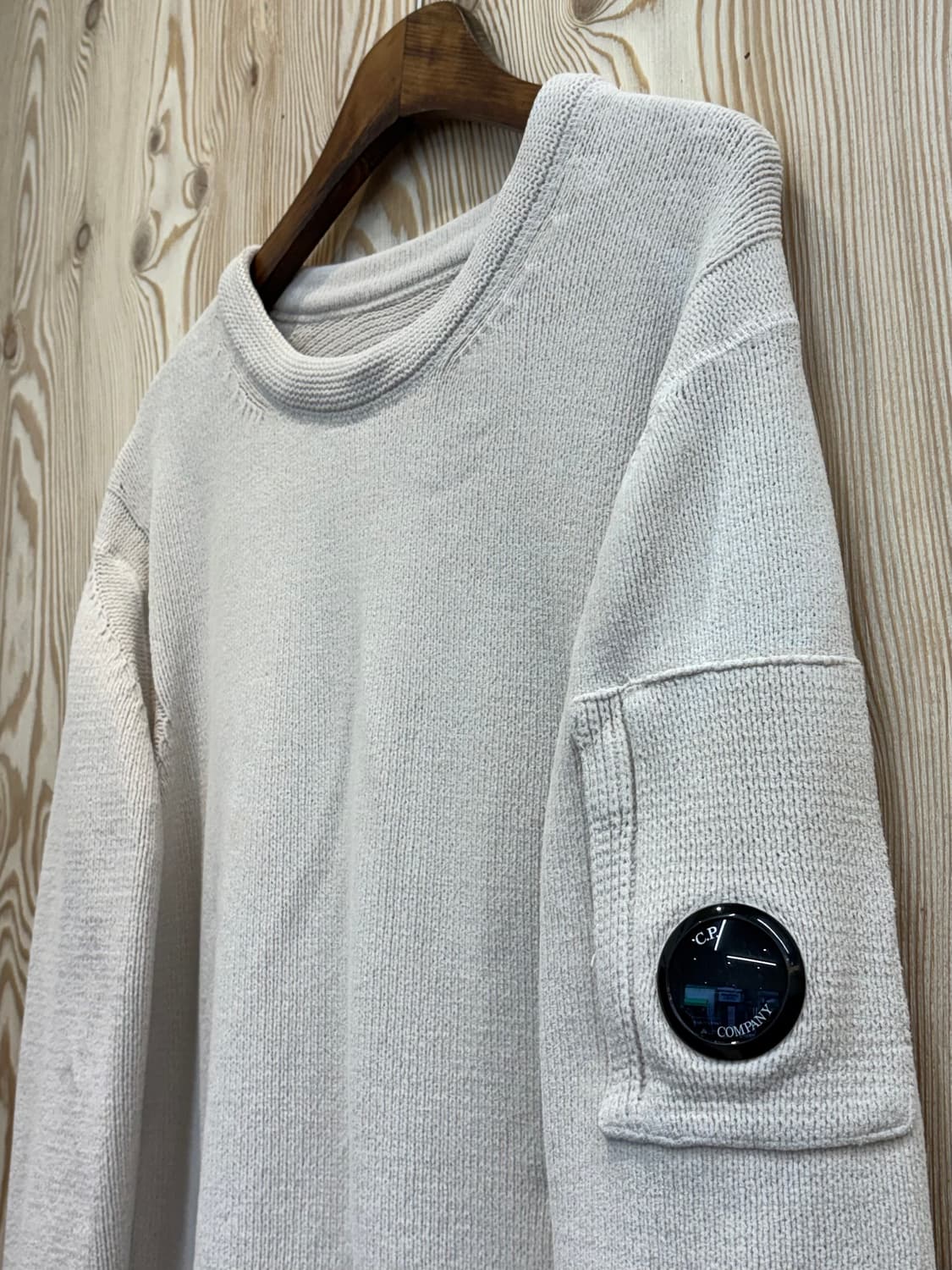 CP 컴퍼니 렌즈 와펜 크루넥 니트 상품이미지2