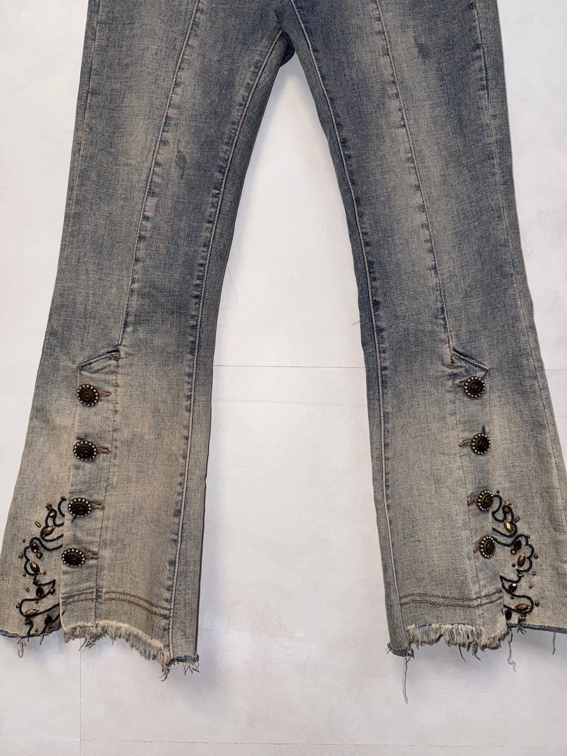 Washing denim oriental embroidered 부츠컷팬츠 상품이미지3