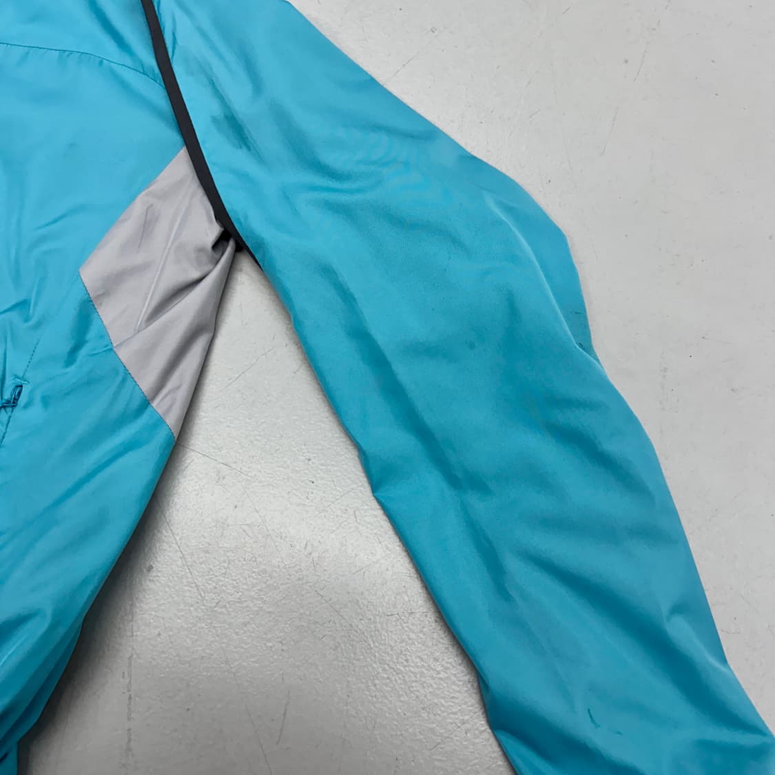 살로몬 고프코어 경량 바람막이 자켓 상품이미지8