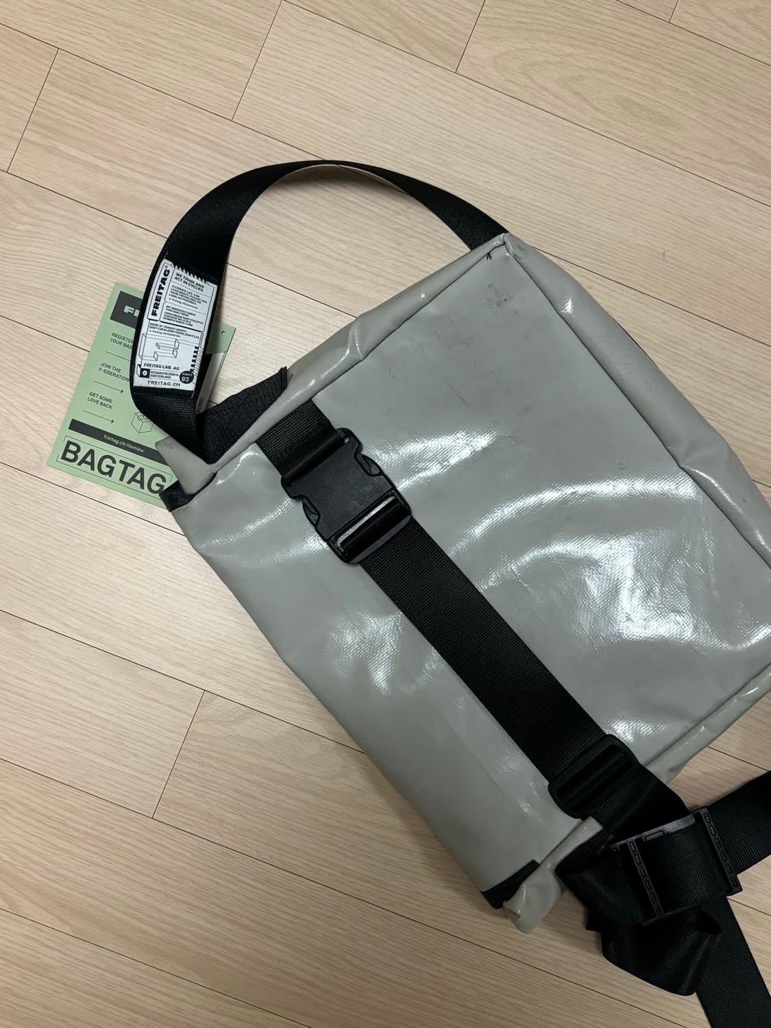 프라이탁 덱스터 회색 판매합니다 상품이미지8