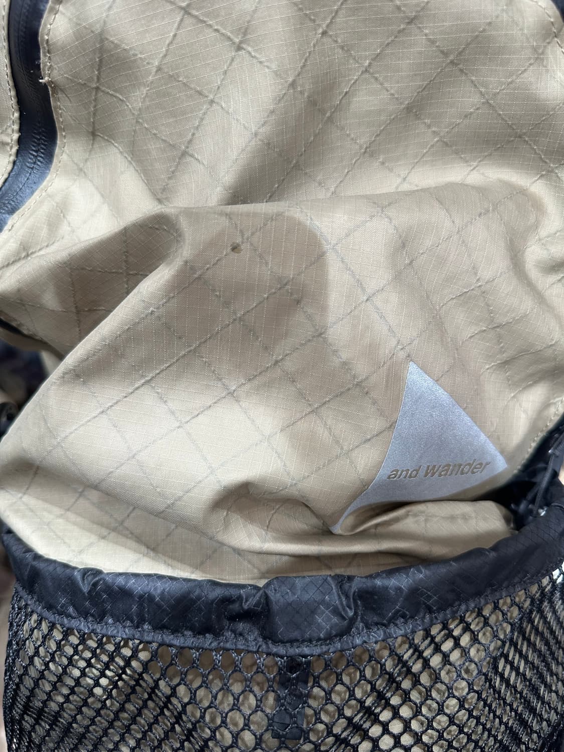 and wander 앤드원더 데이팩 베이지 20L 상품이미지3