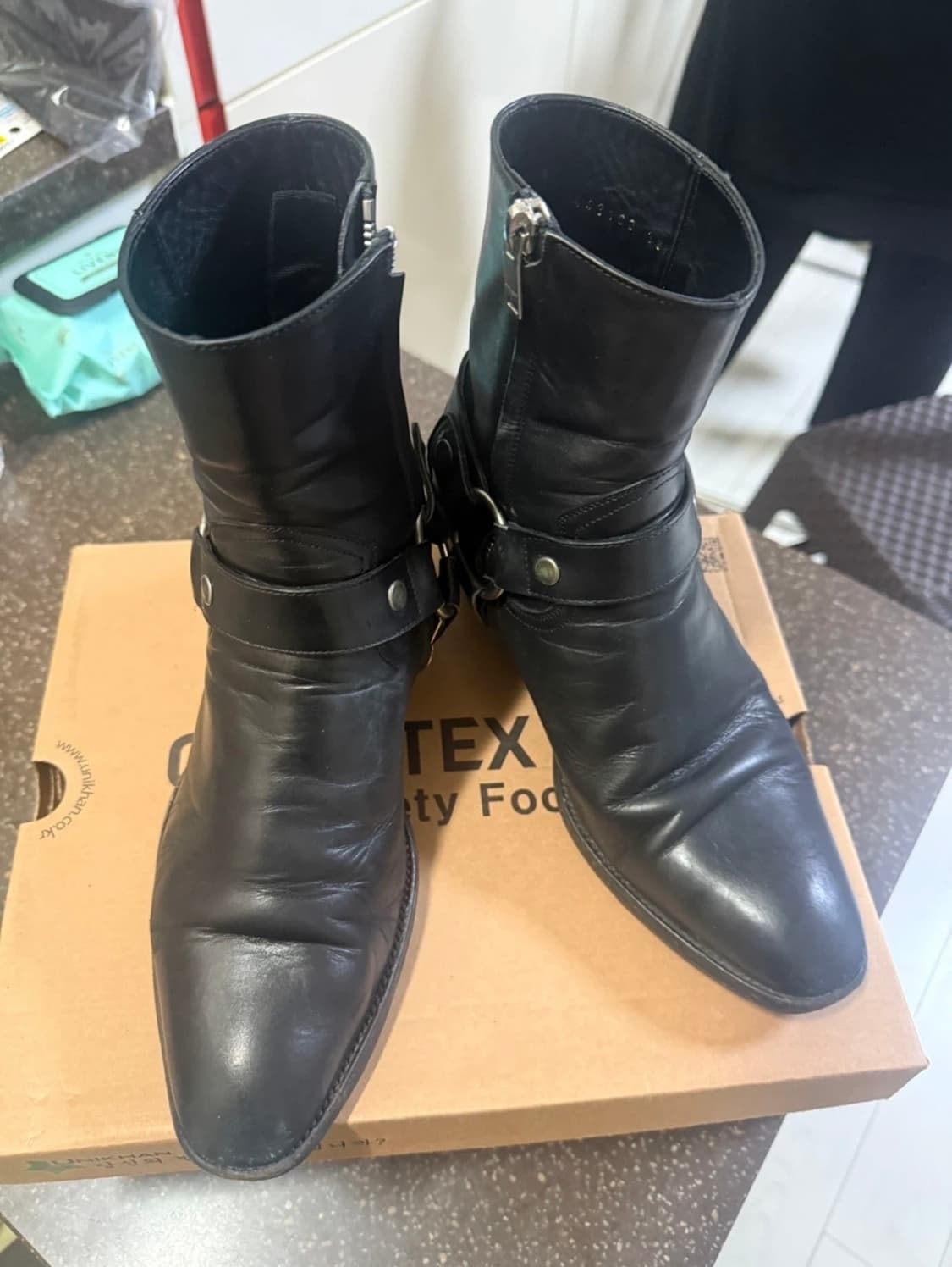 생로랑 하네스 39.5(255~260) 상품이미지2