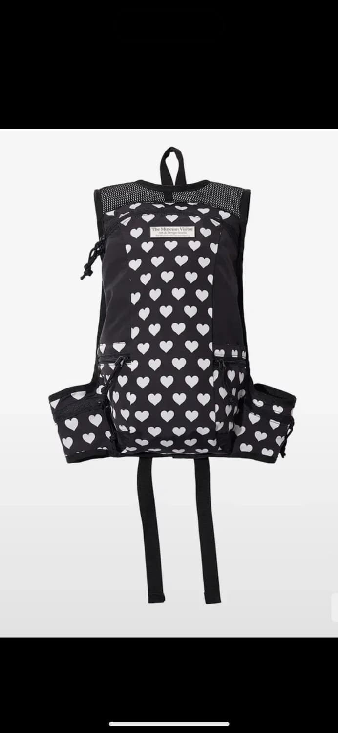 더뮤지엄비지터 HEART PRINTED BACKPACK 백팩 상품이미지1