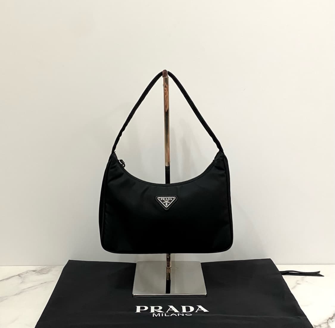 프라다 리나일론 테수토 호보백 가방 블랙 1NE515 상품이미지1