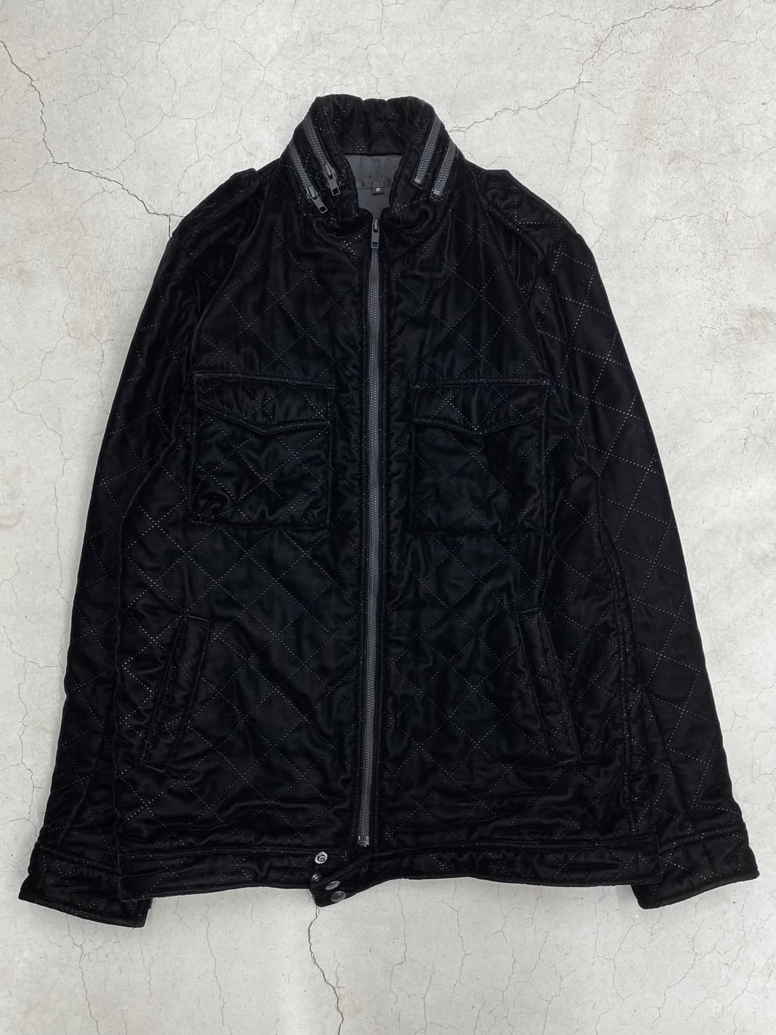 디스커버드 벨루어 퀼티드 자켓 상품이미지1