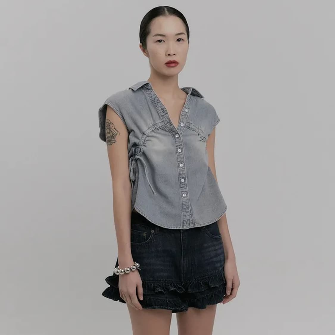 SALTY PEBBLE DENIM SHIRRING SHIRT 상품이미지2