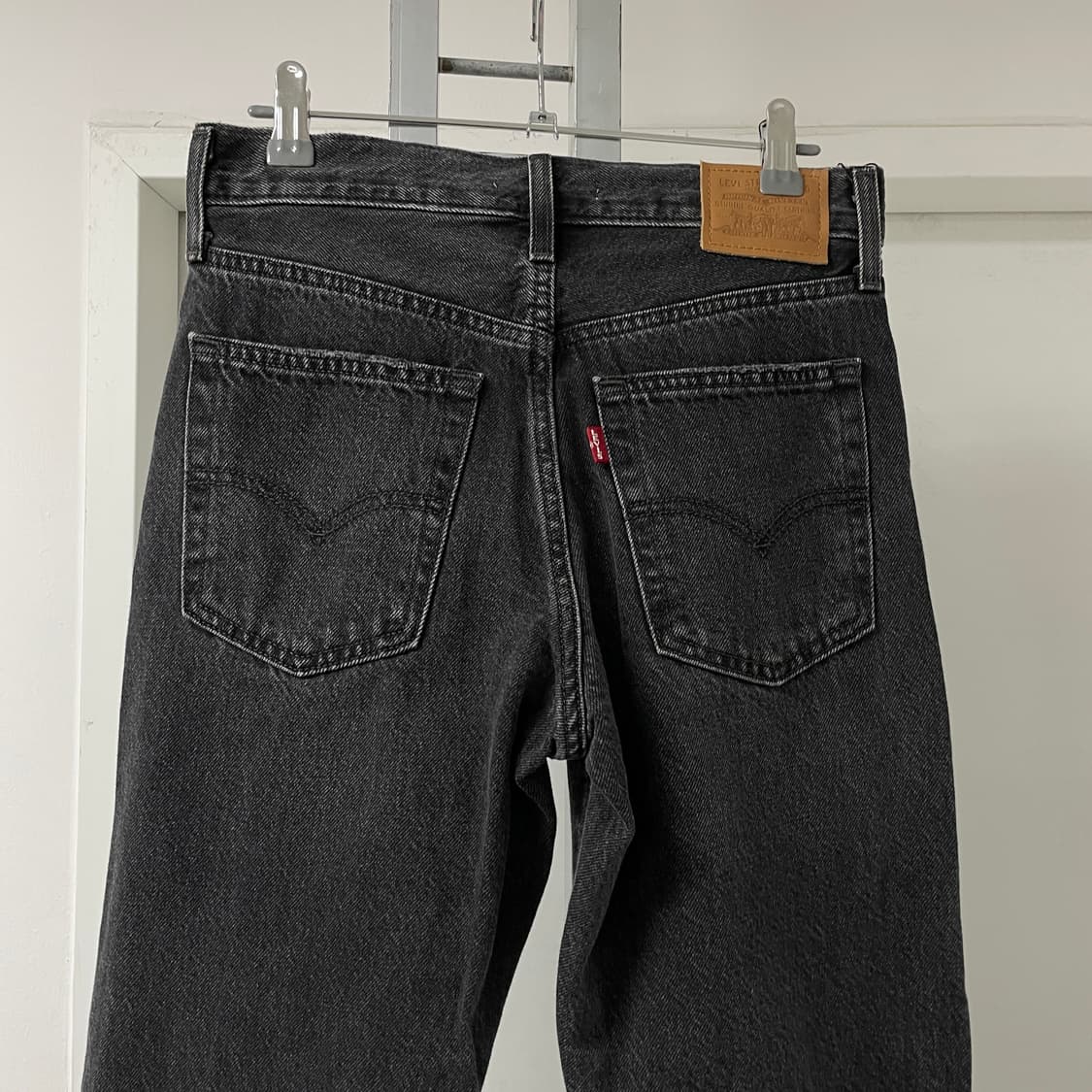 리바이스 흑청 배기 데님 팬츠 24(W) 상품이미지2