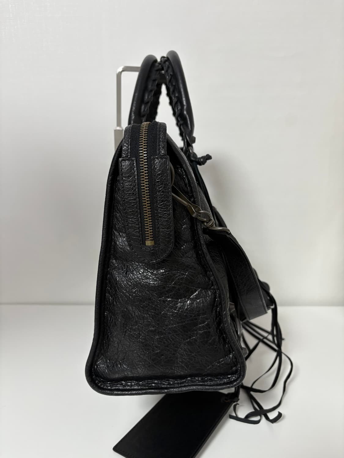 발렌시아가 시티 모터백 블랙 미디움 상품이미지3