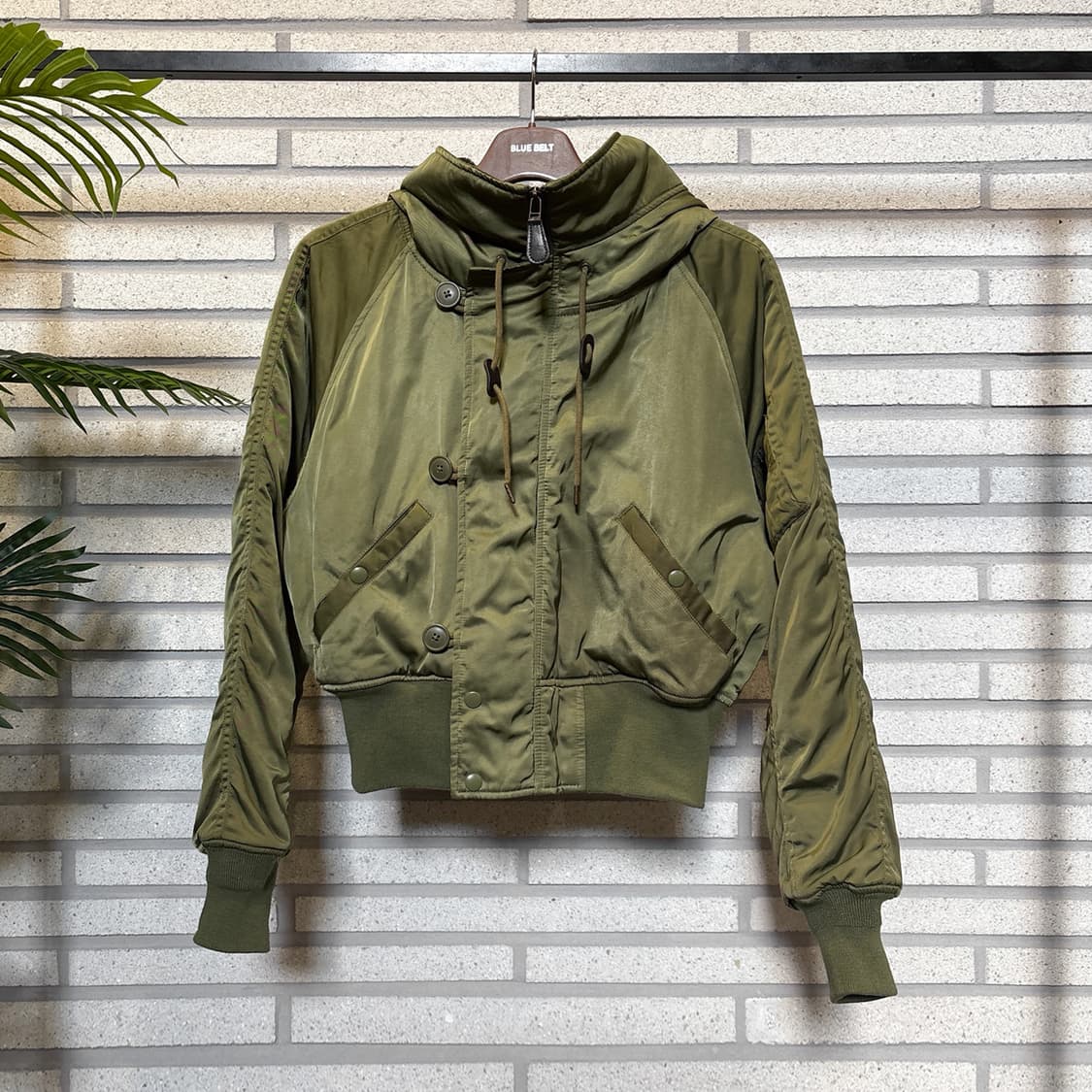 AZUL 아즈루 N-2B 플라이트 봄버자켓 빅후드 윈드가드 디테일 카키 상품이미지2