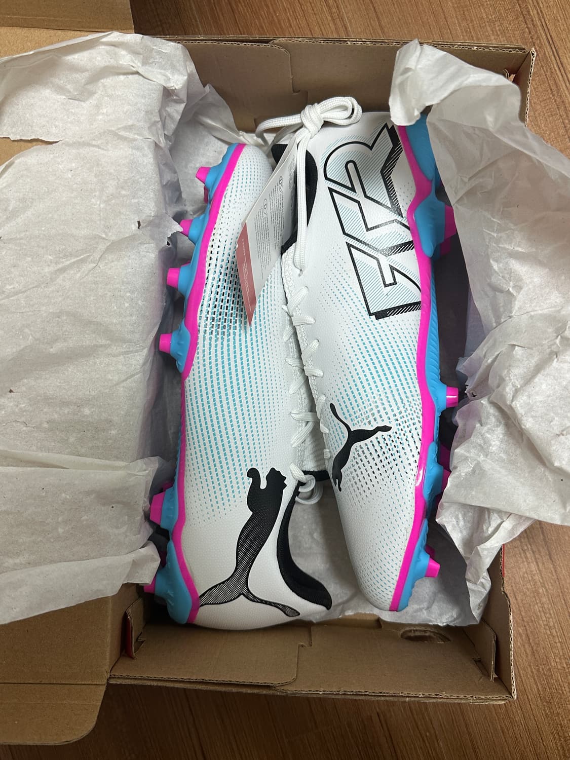 초특가 정리 새상품 푸마 퓨처 7 플레이 축구화  포이즌 핑크 상품이미지1