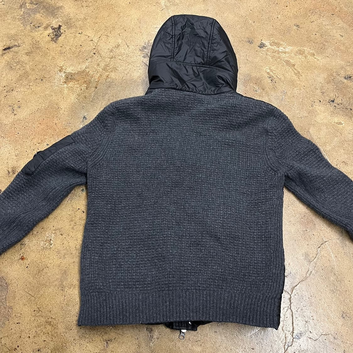 [정품/100] cp컴퍼니 블랙 패딩 니트 소매 후드 자켓 b8 상품이미지4