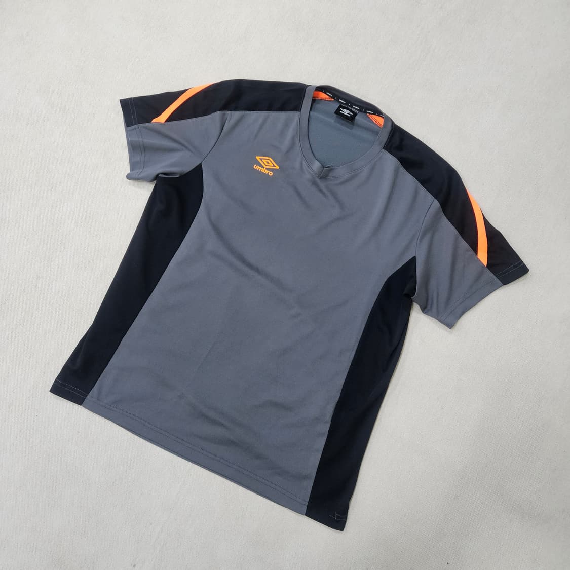 100 엄브로 스포츠 기능성 반팔티 0325Y 상품이미지1