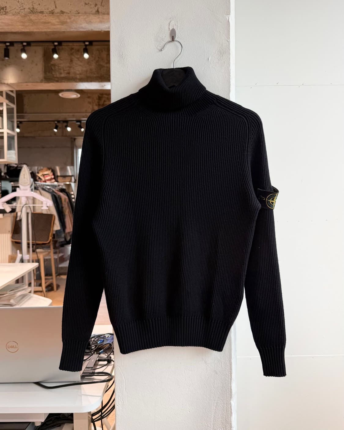 스톤아일랜드 블랙 터틀넥 울 니트  상품이미지2