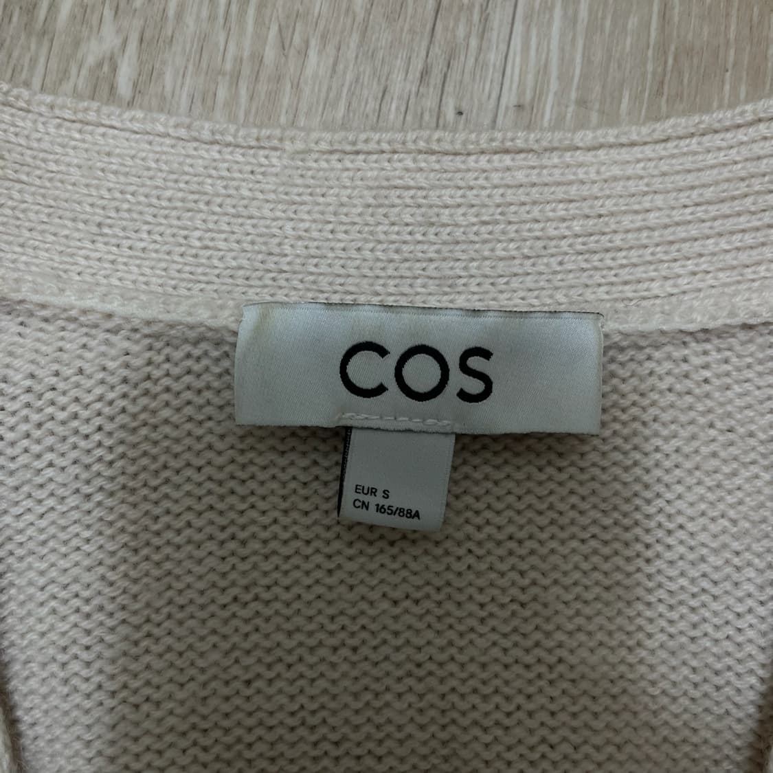 COS 코스 여성 브이넥 니트 가디건 [아이보리] S/90 상품이미지5