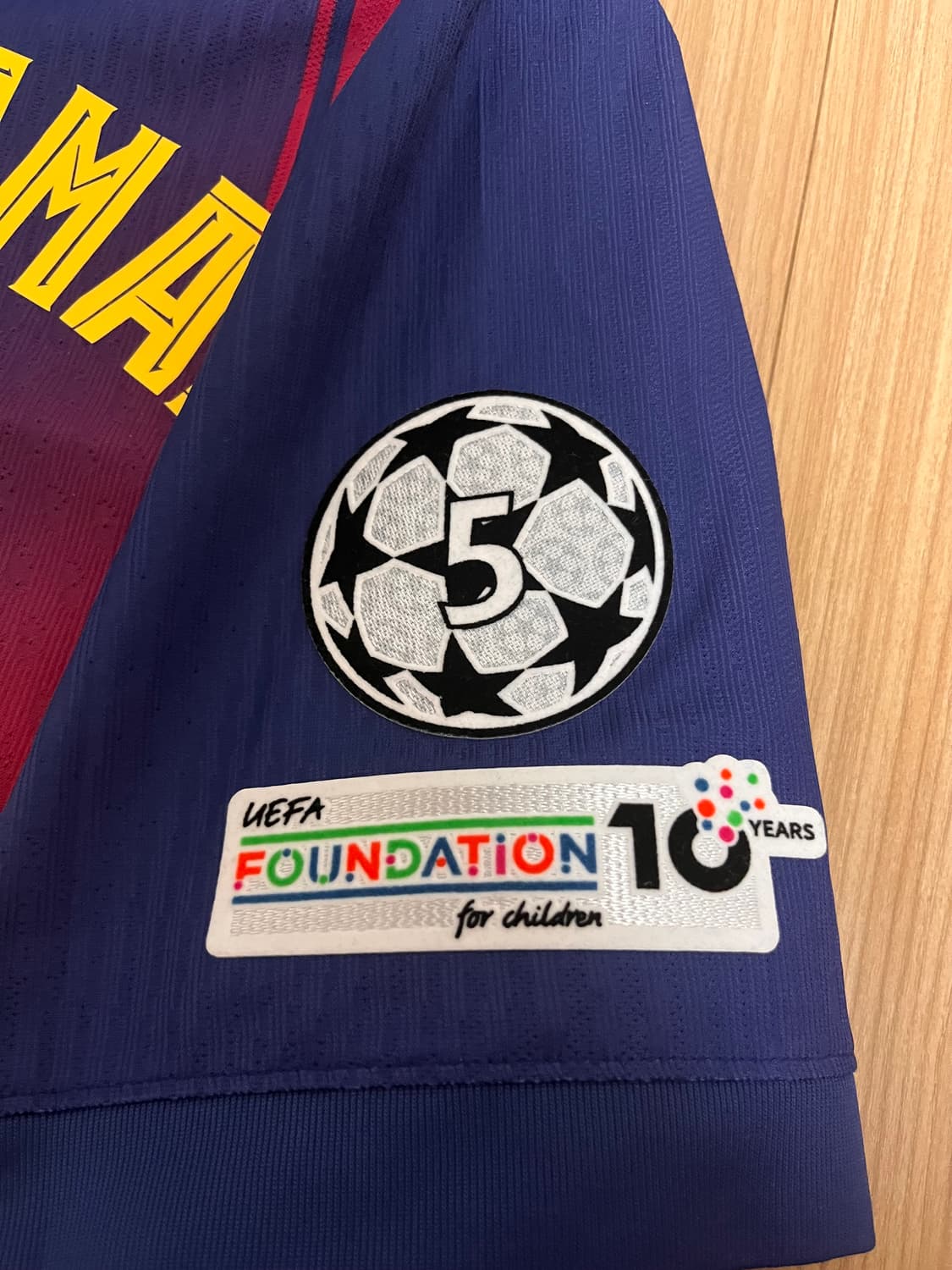 25/26 바르셀로나 어센틱 야말 챔스유니폼 상품이미지3