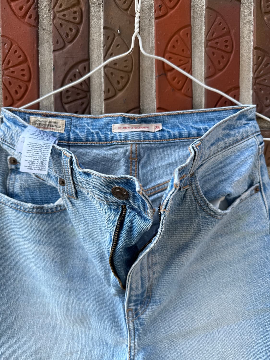 리바이스 프리미엄 70s 하이 슬림 스트레이트 데님 (26) 상품이미지2