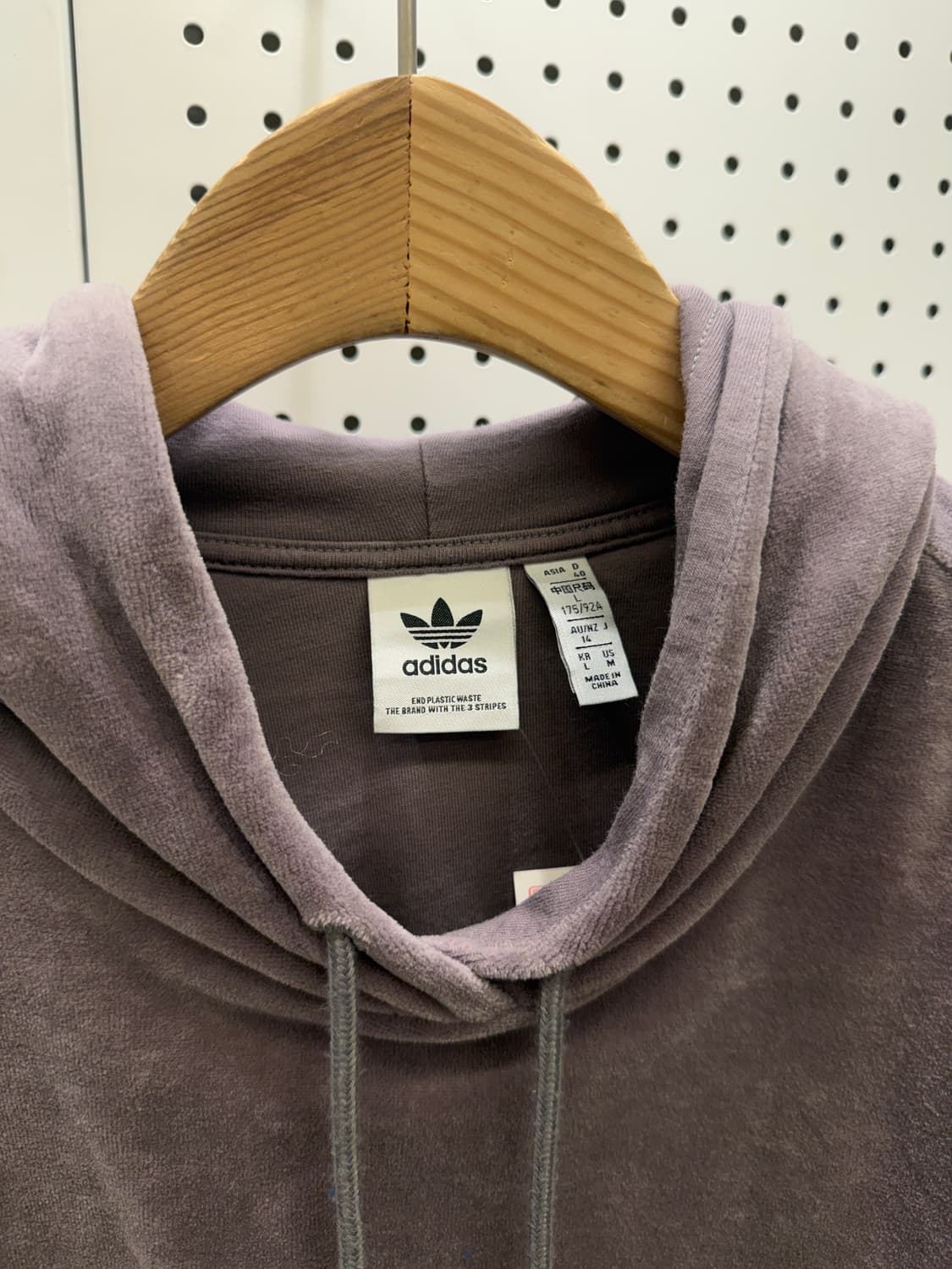 아디다스 벨벳 크롭 스냅 후드티  상품이미지5