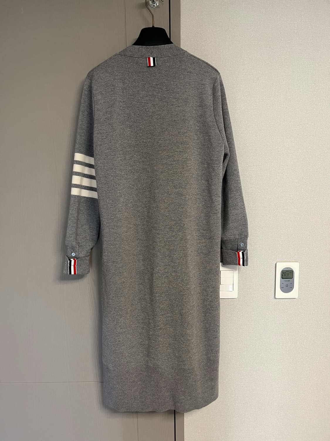 톰브라운 울 밀라노 스티치 4바 브이넥 롱 가디건 상품이미지4