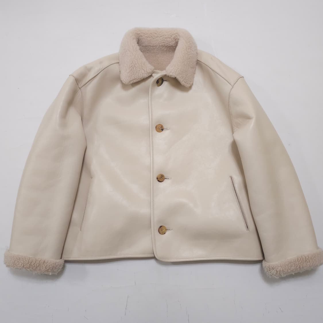 파사드패턴 램스울 리버시블 무스탕 상품이미지2