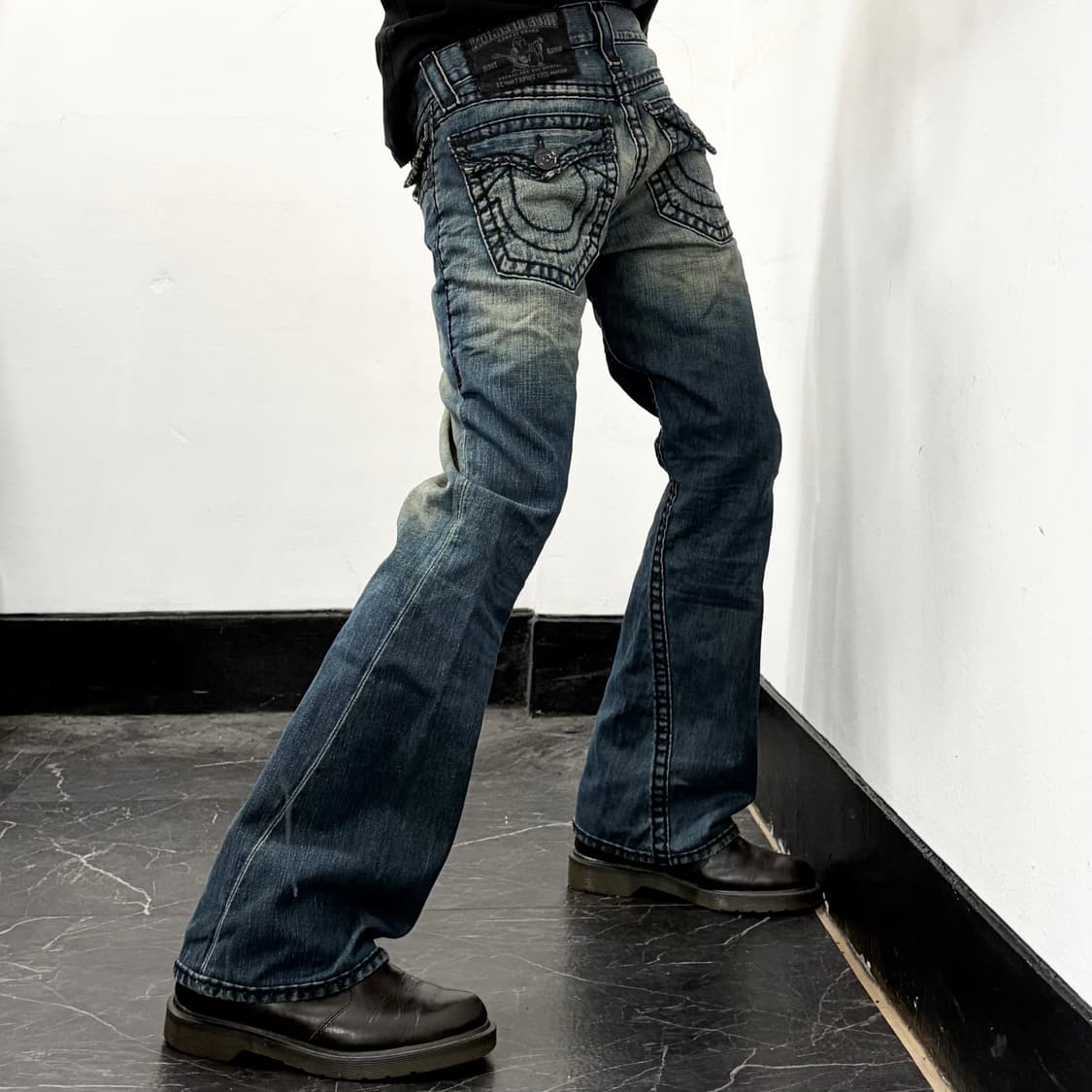 트루릴리전 부츠컷 데님 팬츠 상품이미지1