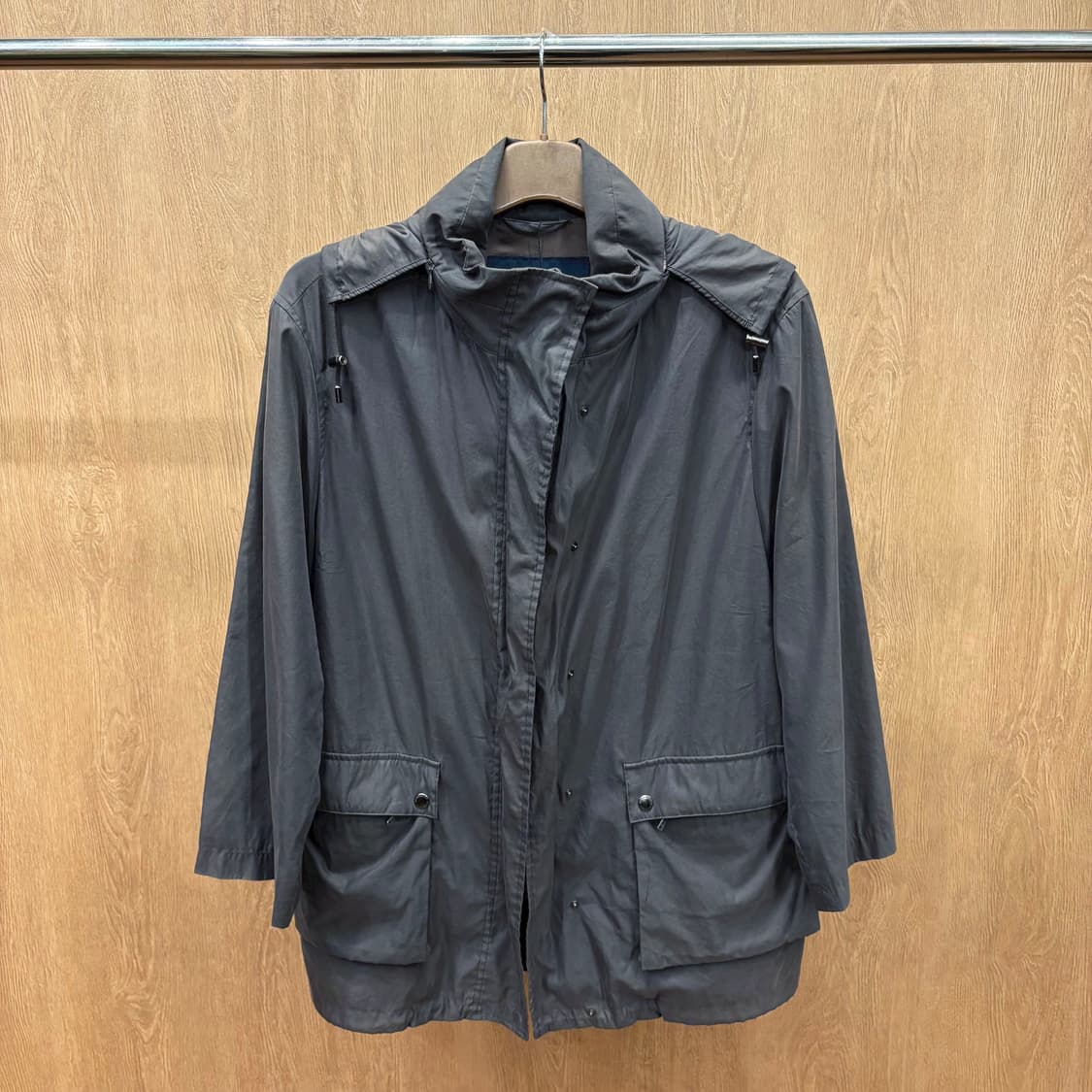 버버리 런던 후드 필드 재킷 히든 플래킷 히든 버튼 스트랩 디테일 그레이 상품이미지2