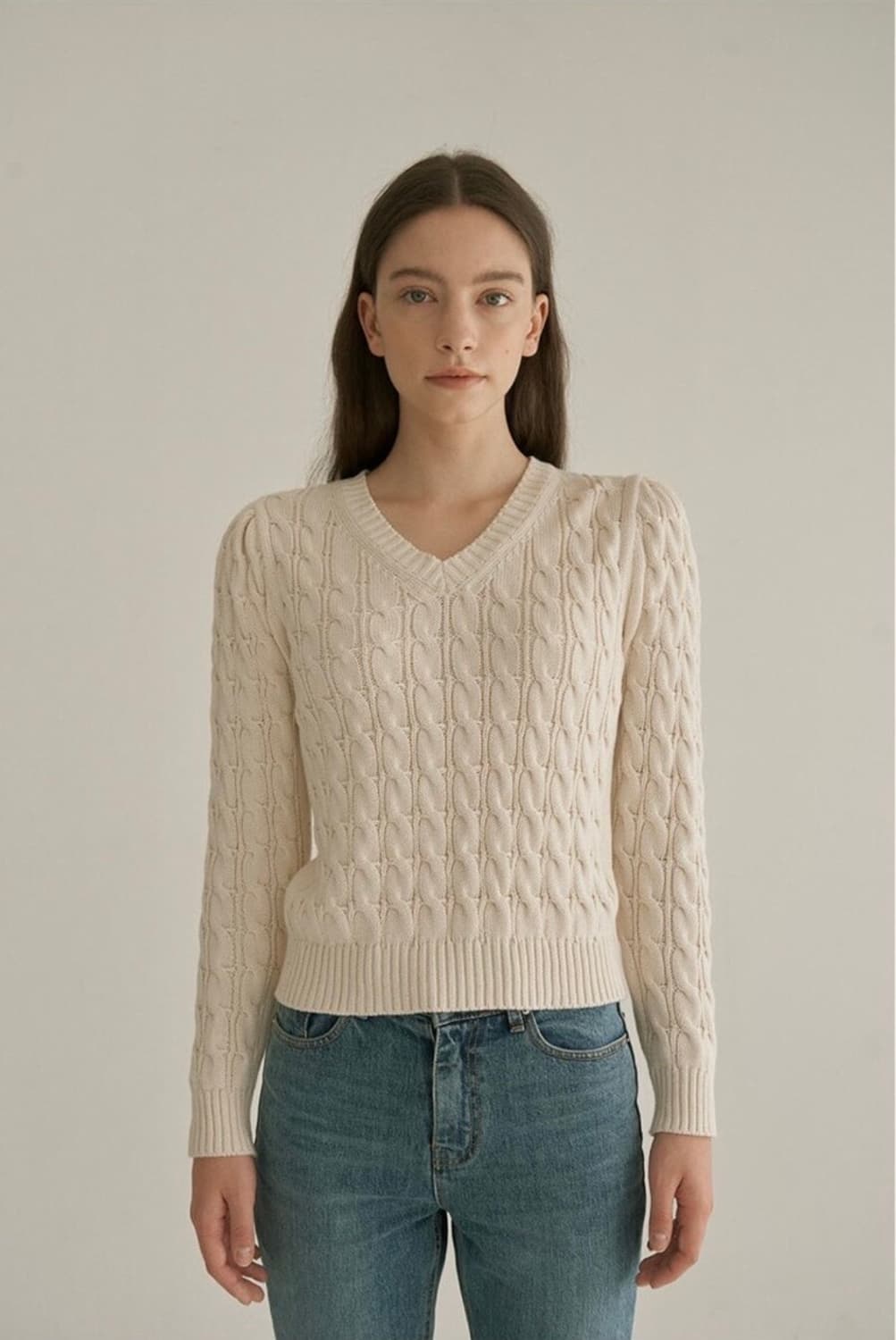 택O) 패브릭컬러지 롱 슬리브 케이블 니트 아이보리 상품이미지1