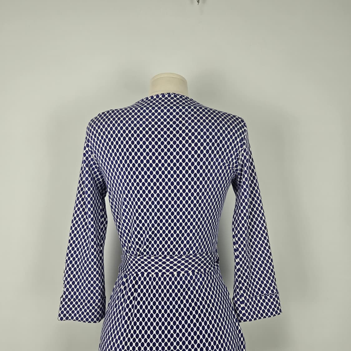 0825 다이앤 본퍼스텐버그 랩 패턴 미디원피스4 상품이미지4