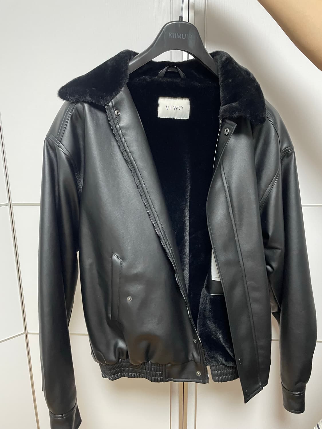 VTWO 블랙레더 무스탕자켓 상품이미지2