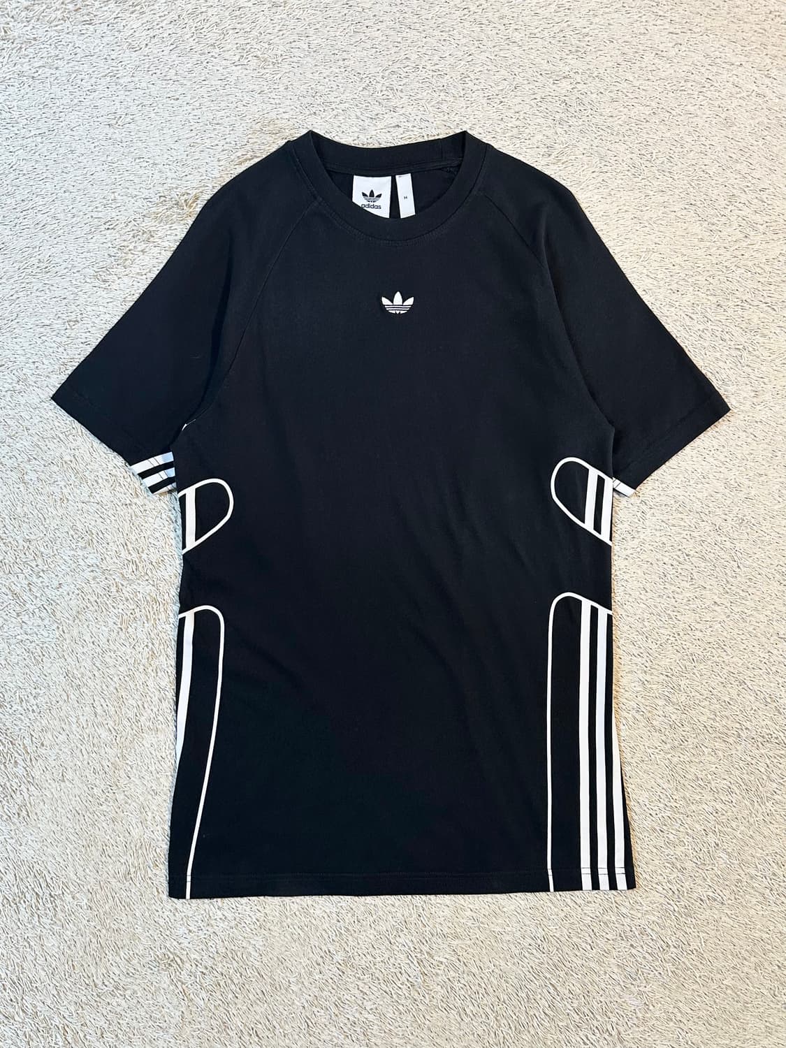 아디다스 ADIDAS 플레임 스트라이크 반팔 티셔츠 블랙 상품이미지1