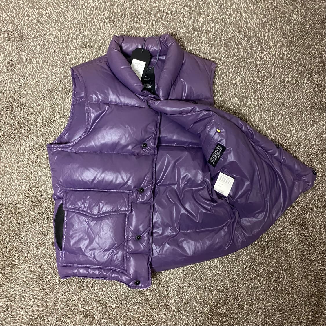 언유즈드 패딩 유광 베스트 상품이미지3