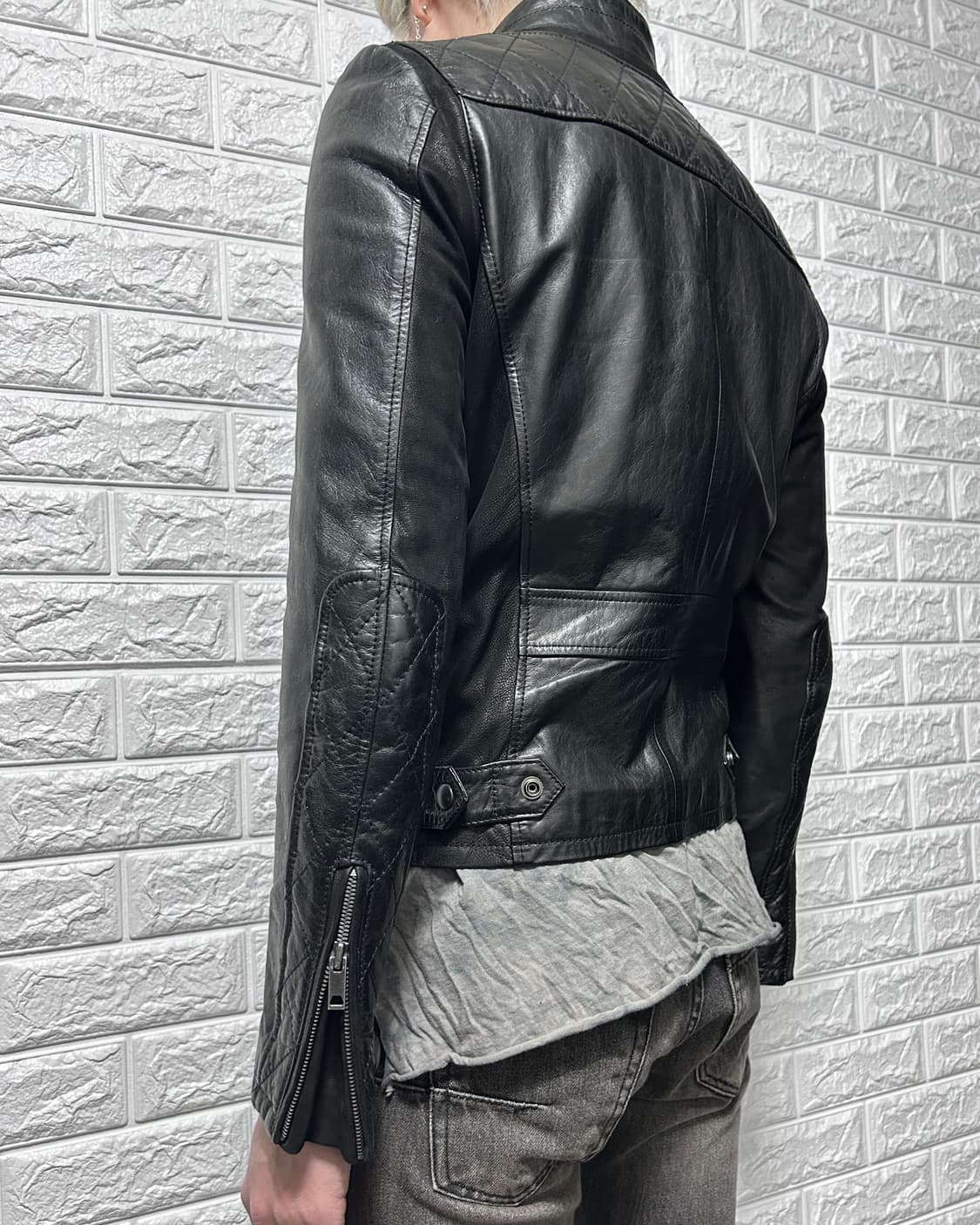 솔리드 옴므 퀼티드 판넬 레더 자켓 상품이미지2