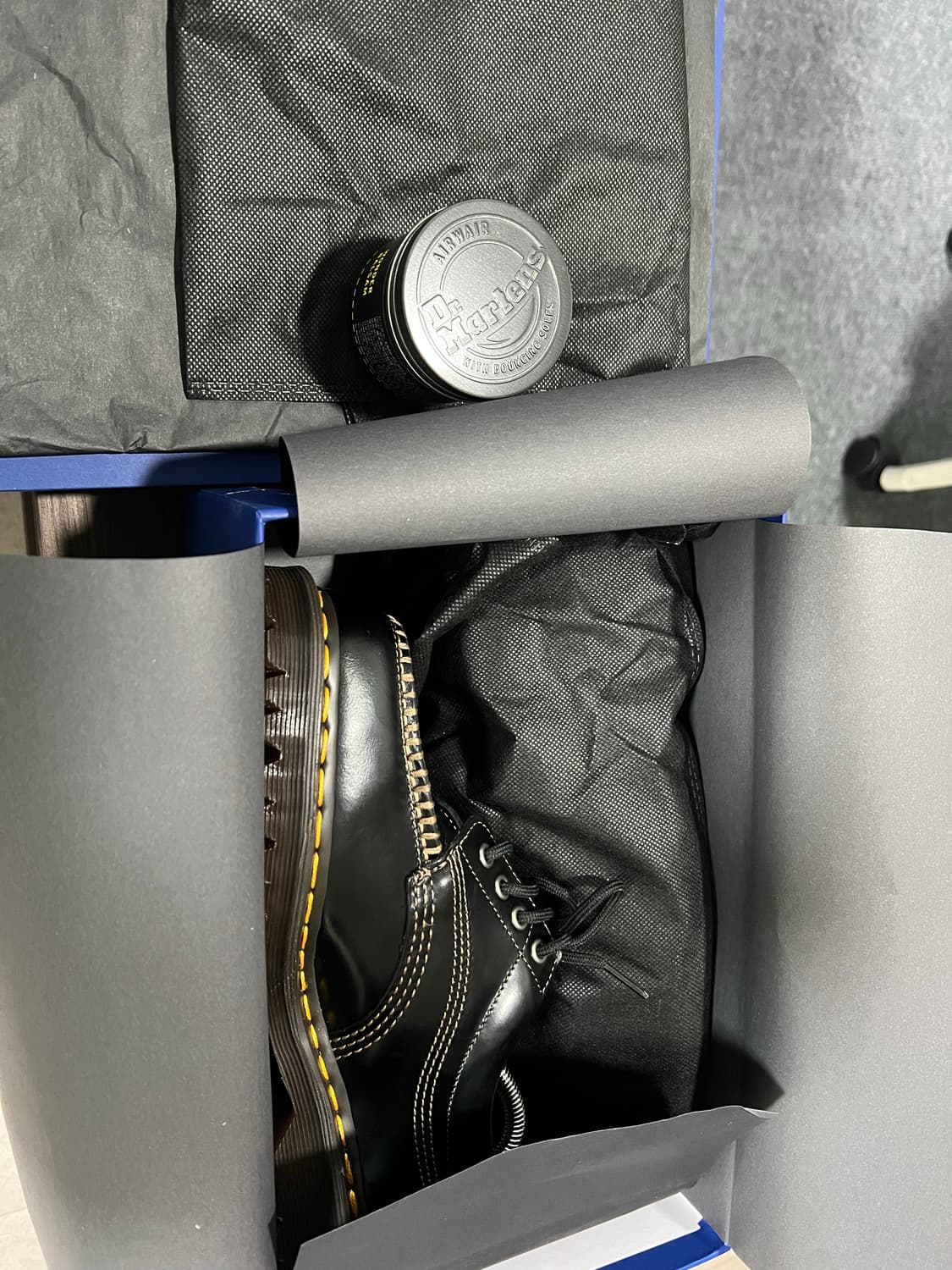 닥터마틴 로웰 270 판매합니다 상품이미지1