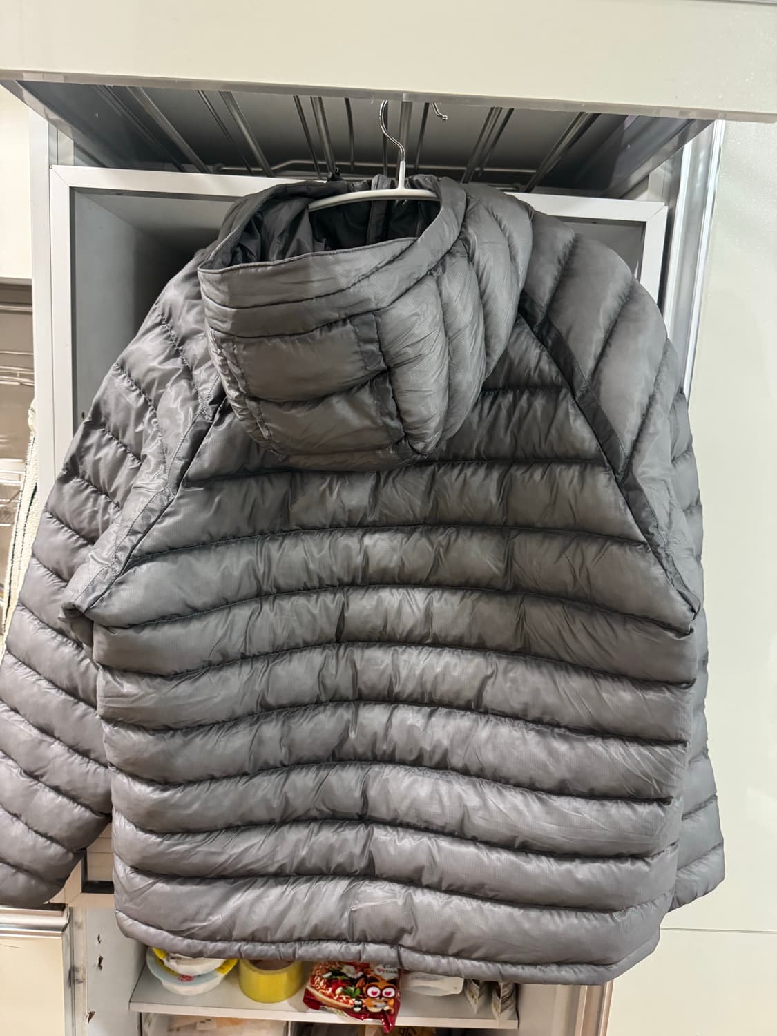수아레 경량패딩 m 판매합니다 상품이미지3