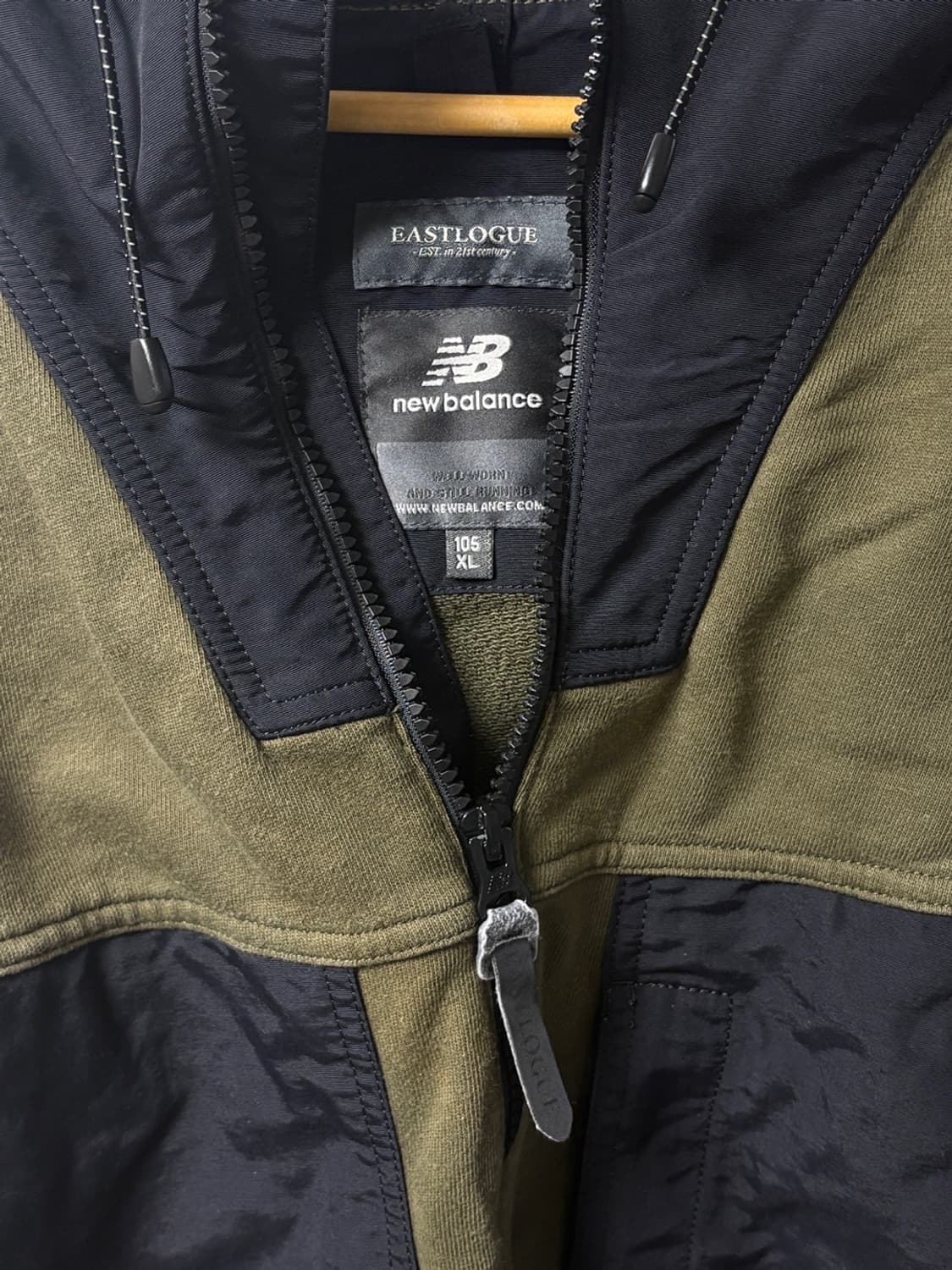 뉴발란스 X 이스트로그 후드집업 상품이미지4