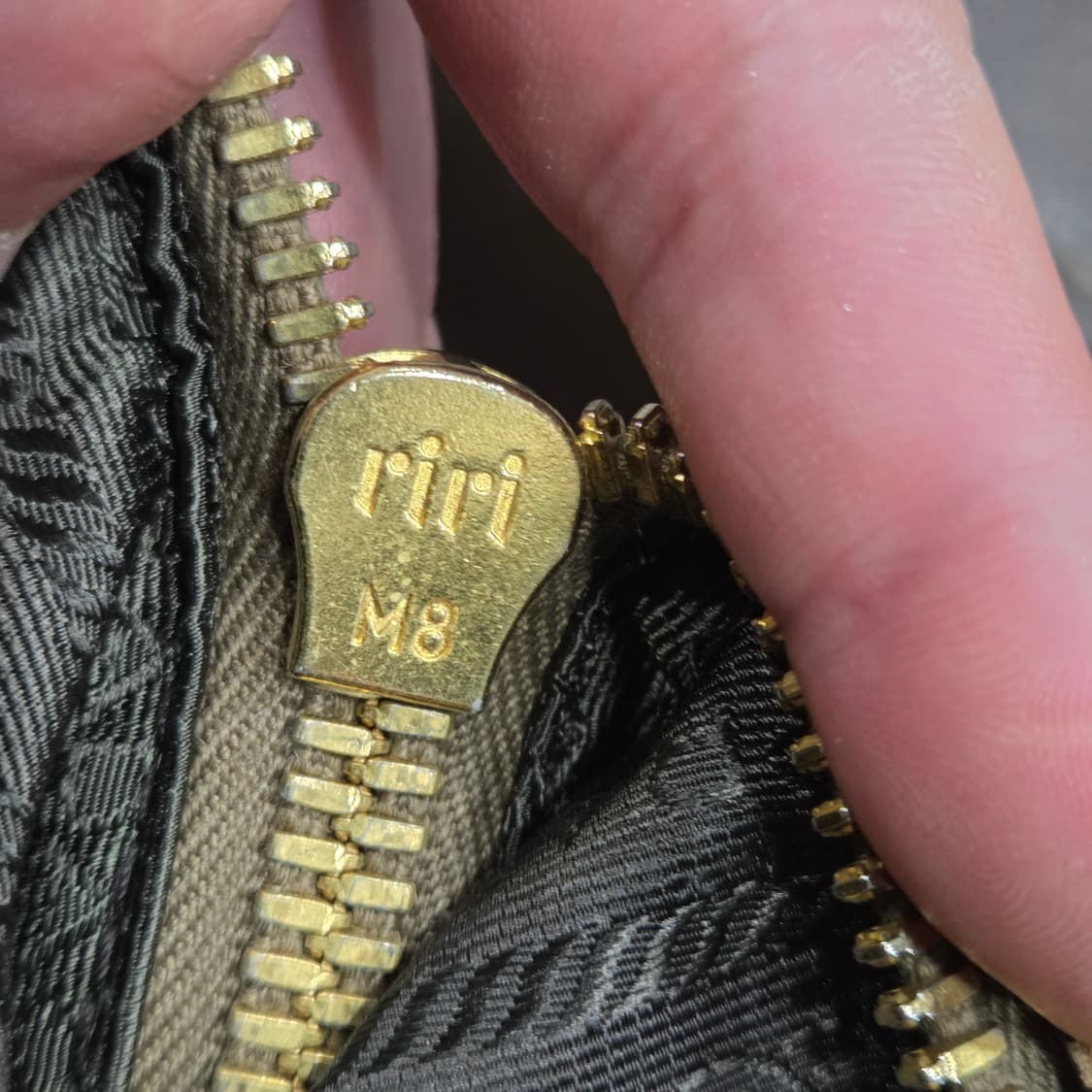 프라다 테수토 숄더백 상품이미지9