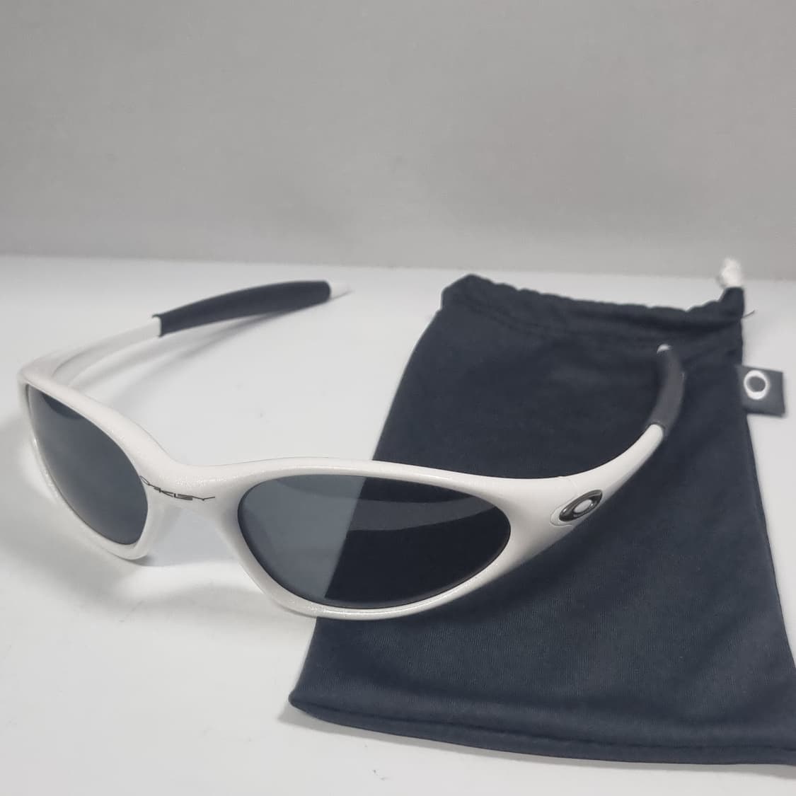 오클리 미뉴트 1.0 펄화이트 새렌즈 상품이미지1