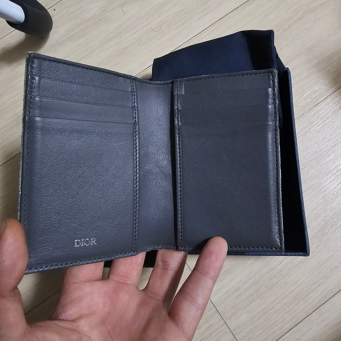 디올 오블리크 오거나이져 루테늄컬러 상품이미지4