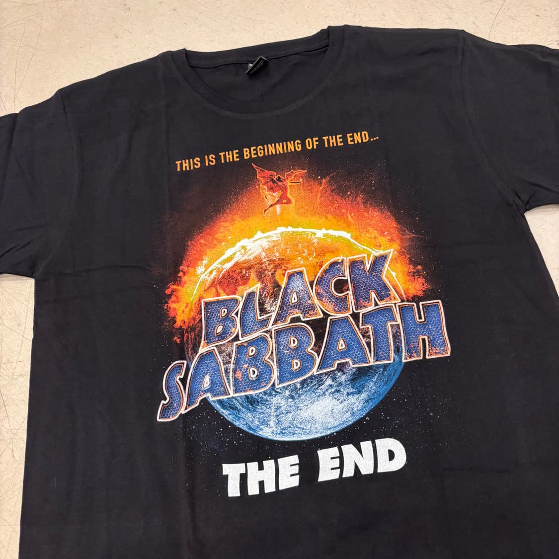 빈티지 블랙사바스 the end 프린팅 반팔티 상품이미지2