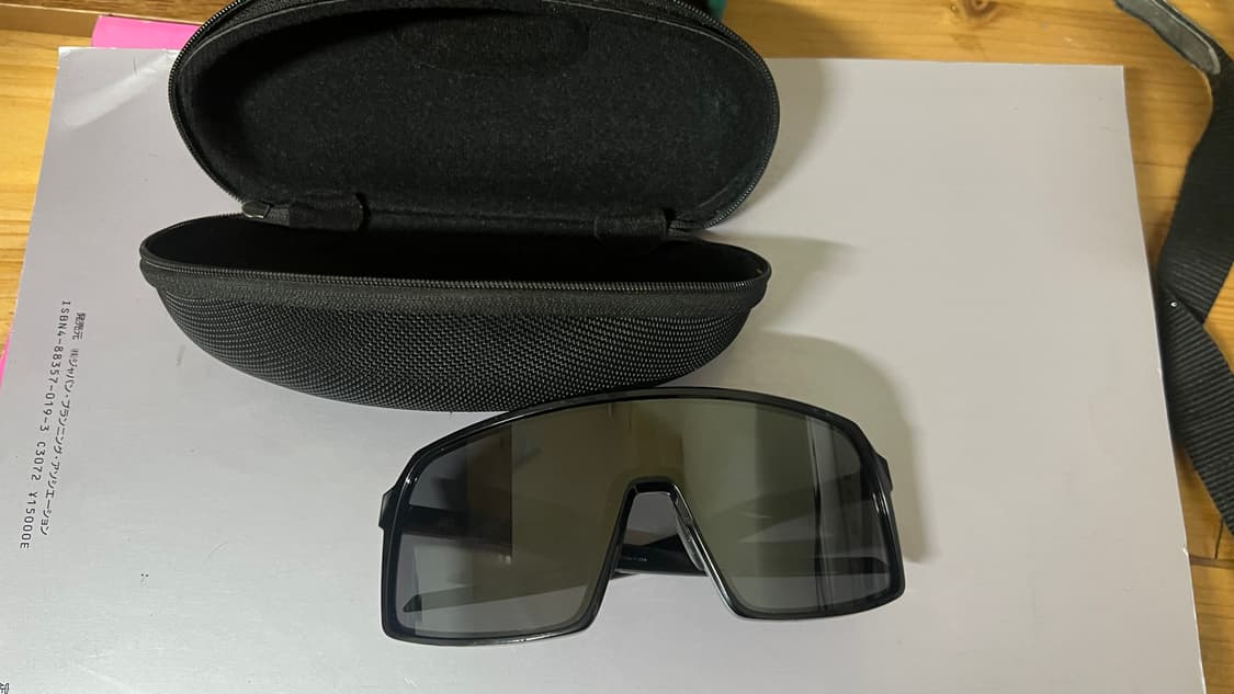 오클리 수트로 선글라스 판매합니다 상품이미지1