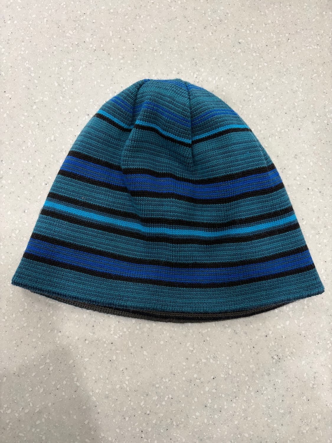 171. 아식스 양면 비니 상품이미지1