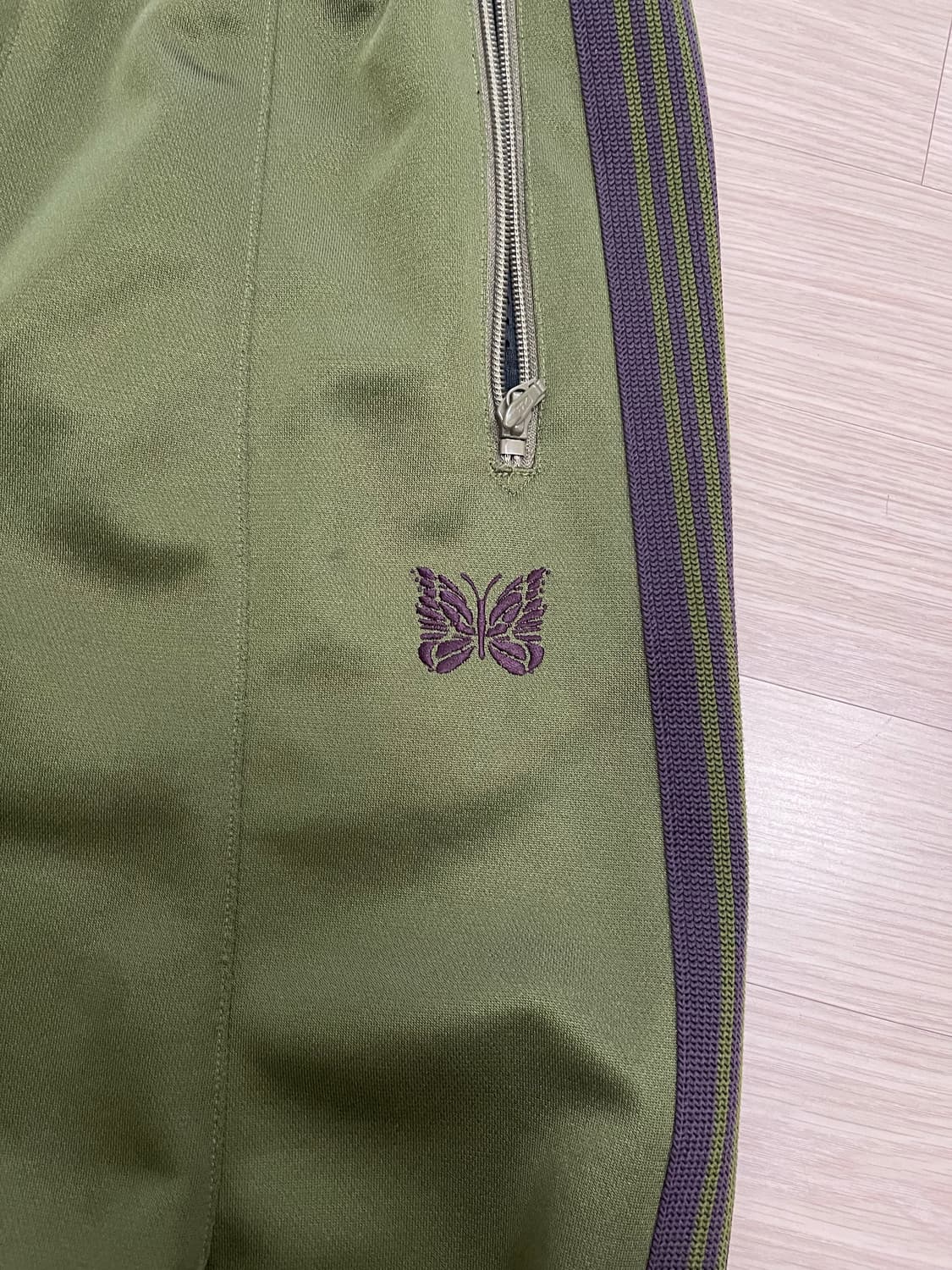 니들스 HD 트랙팬츠 올리브 M 상품이미지2