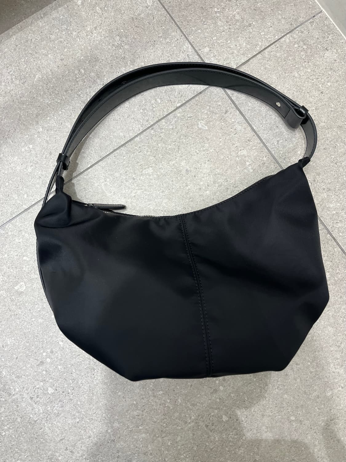 낫띵리튼 나일론 호보백 블랙 상품이미지2