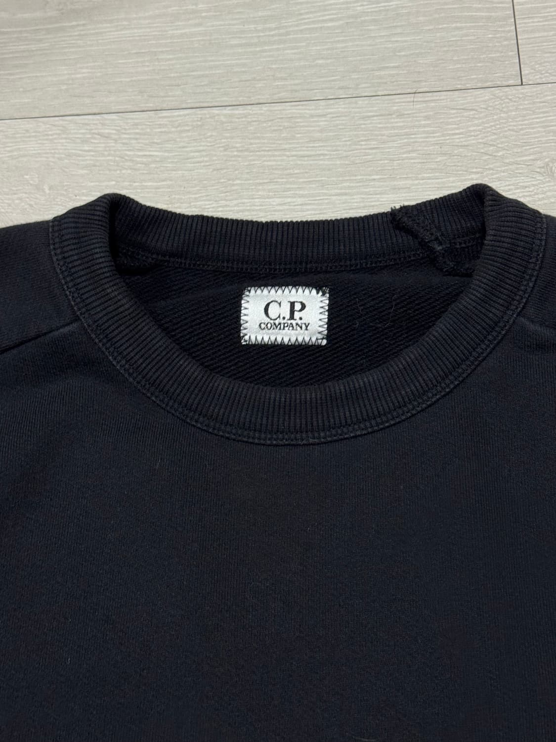 CP컴퍼니 렌즈와펜 맨투맨  상품이미지2