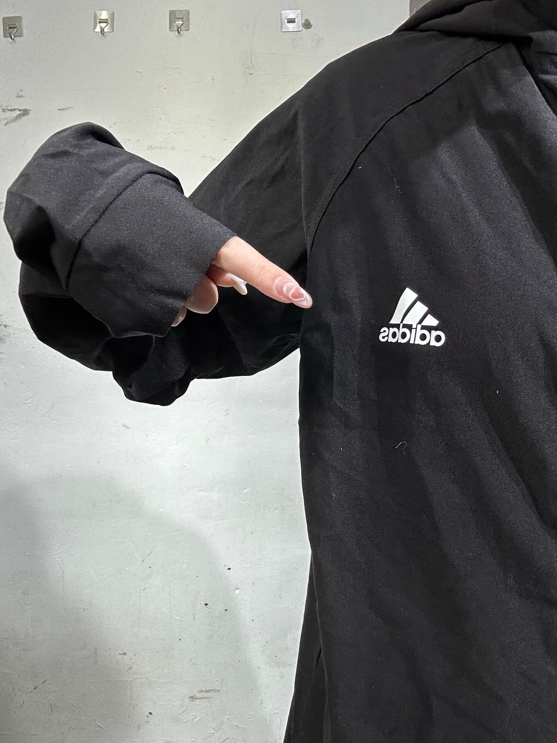 아디다스 블랙 후드 바람막이 로고 트랙 자켓 L 상품이미지4