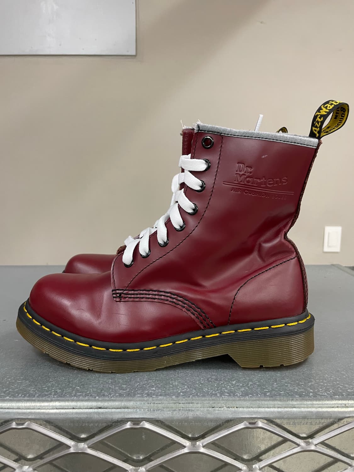 닥터마틴 1490 10홀 체리레드 UK5 상품이미지1