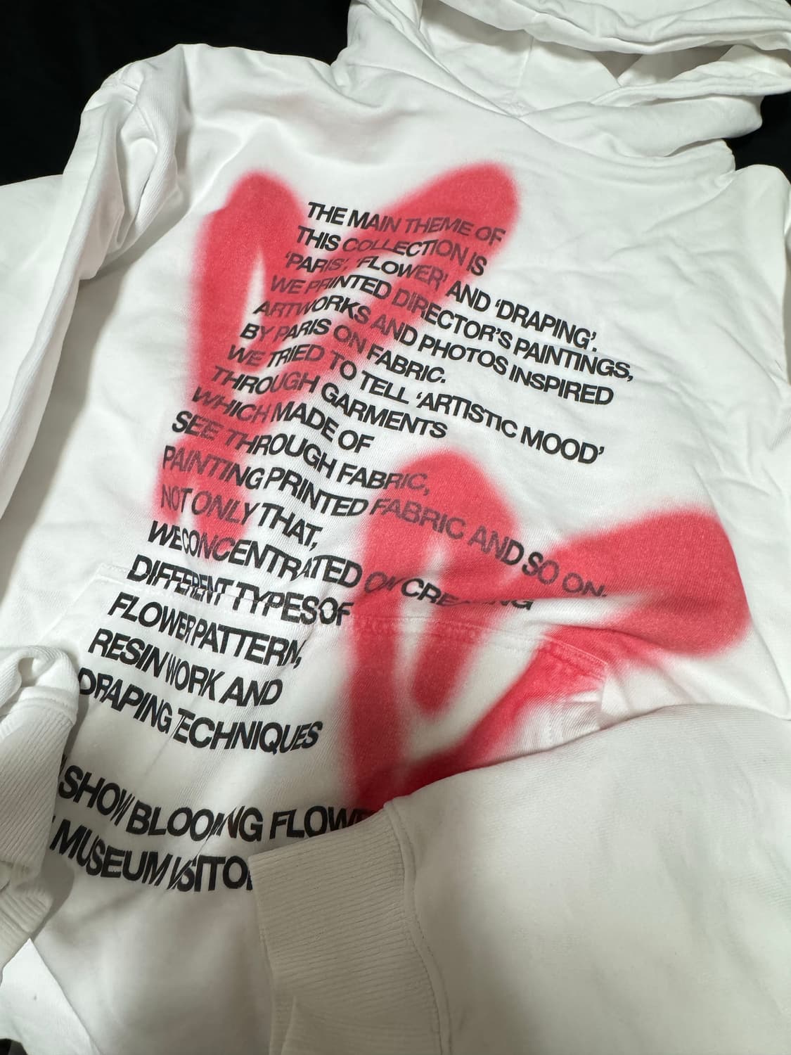 더뮤지엄비지터 하트스프레이 후드티 상품이미지4